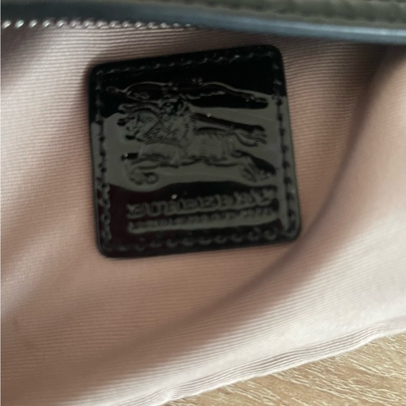 Authentic Burberry wristlet/wallet - Picture 9 of 9